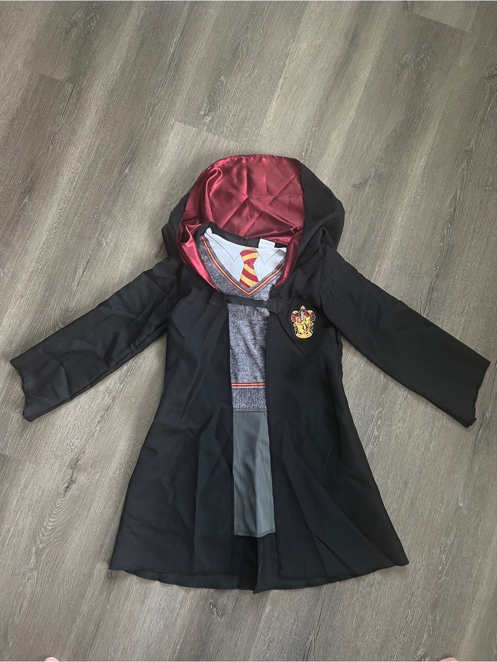 New Harry Potter Hermione Gryffindor House Robes Girls Halloween Costume M (7/8)